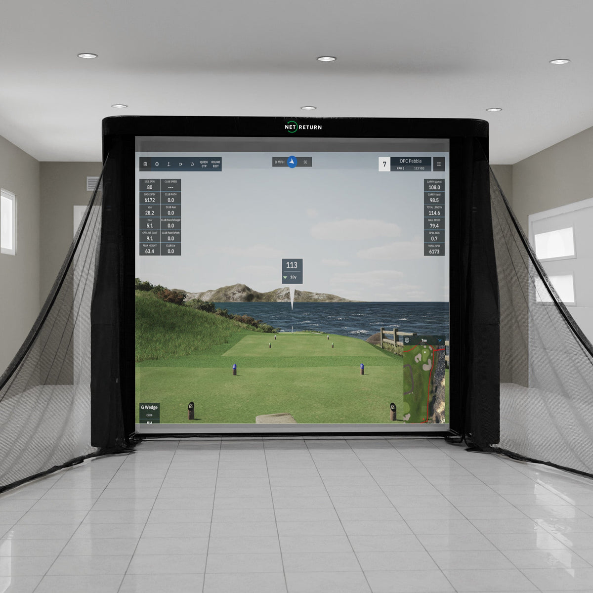 Golf training aid The Net Return Simulator Bay 8 with net and hitting area for practice and swing analysis.